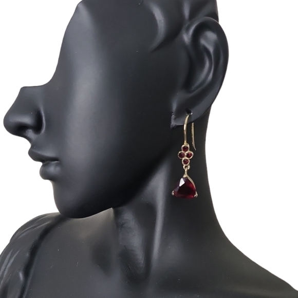 𝅺J. C. Penny Garnet Drop Dangle Earrings Goldtone Setting - Picture 2 of 4